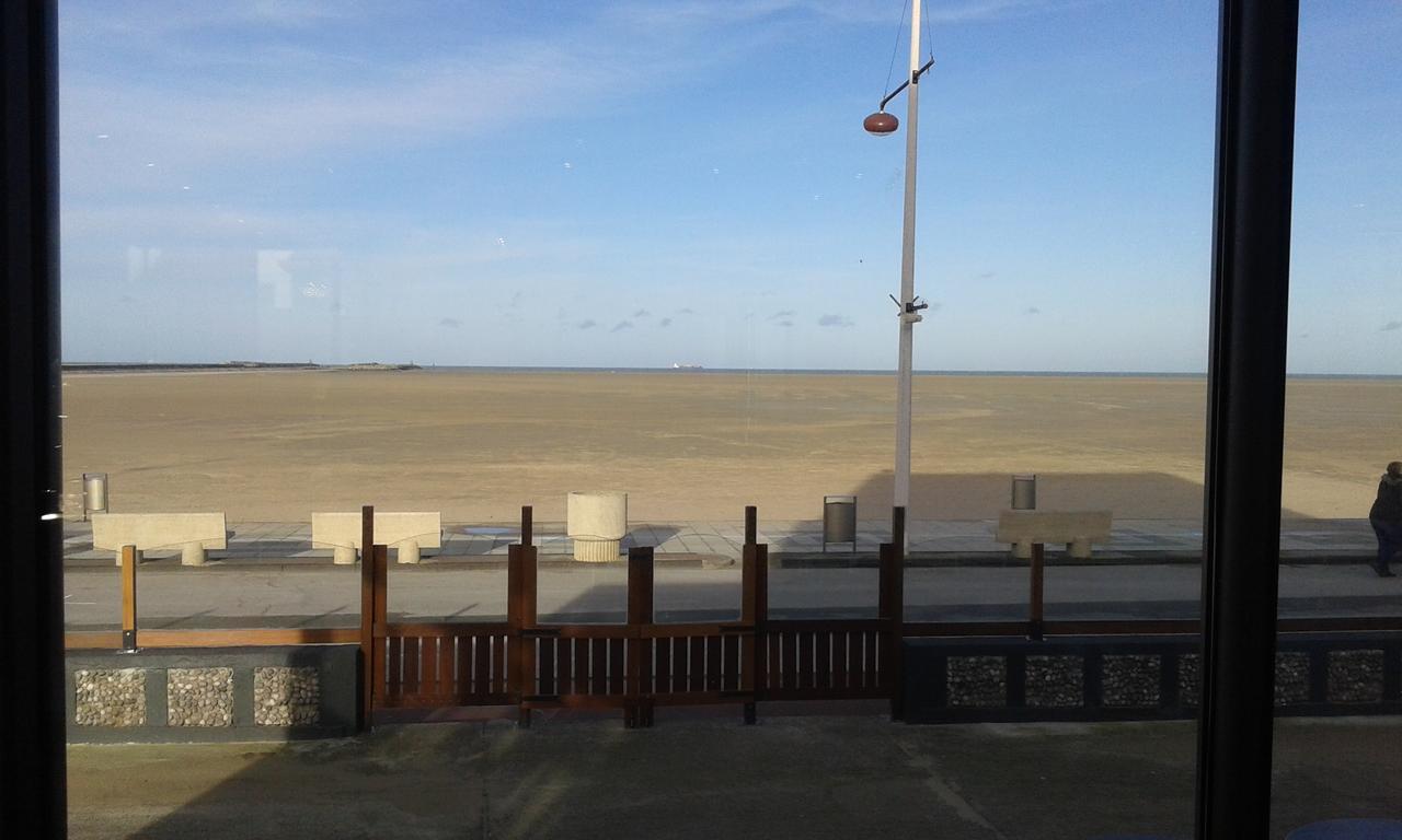 Face A La Mer Gravelines Exterior photo